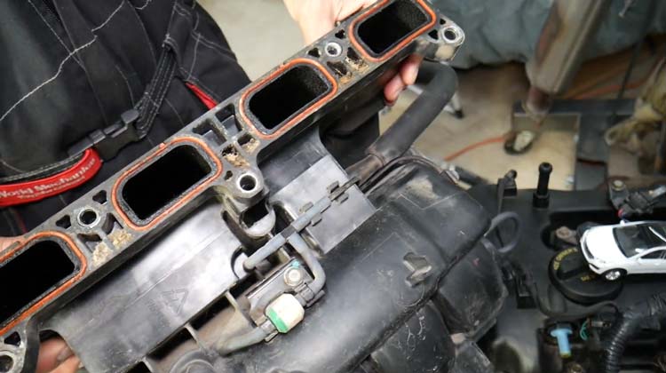 Causes of Oil in Intake Manifold