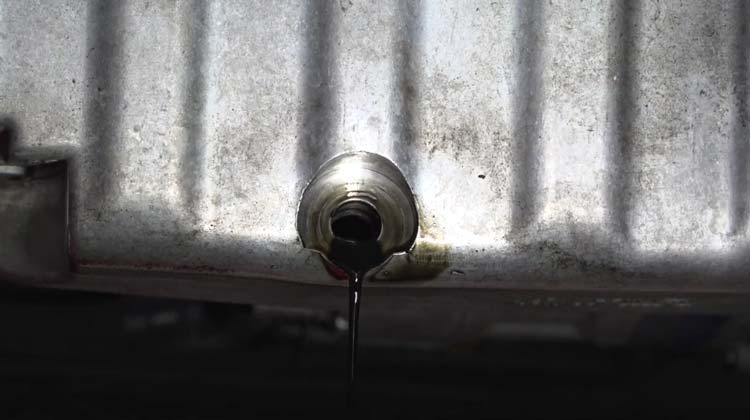 The Symptoms of a Faulty Oil Pan Plug