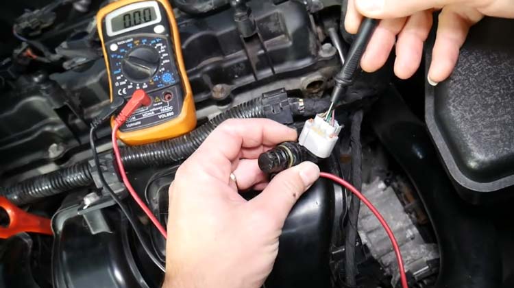 Replacing a Camshaft Position Sensor