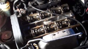 Symptoms of a Failing Valve Cover